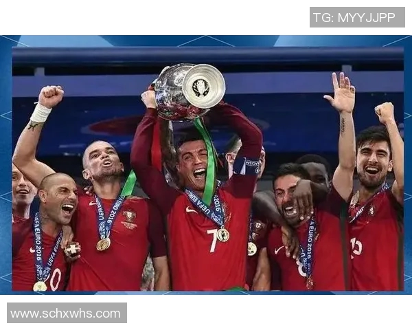 诺字闪耀绿茵场足球明星们的传奇故事与荣耀时刻